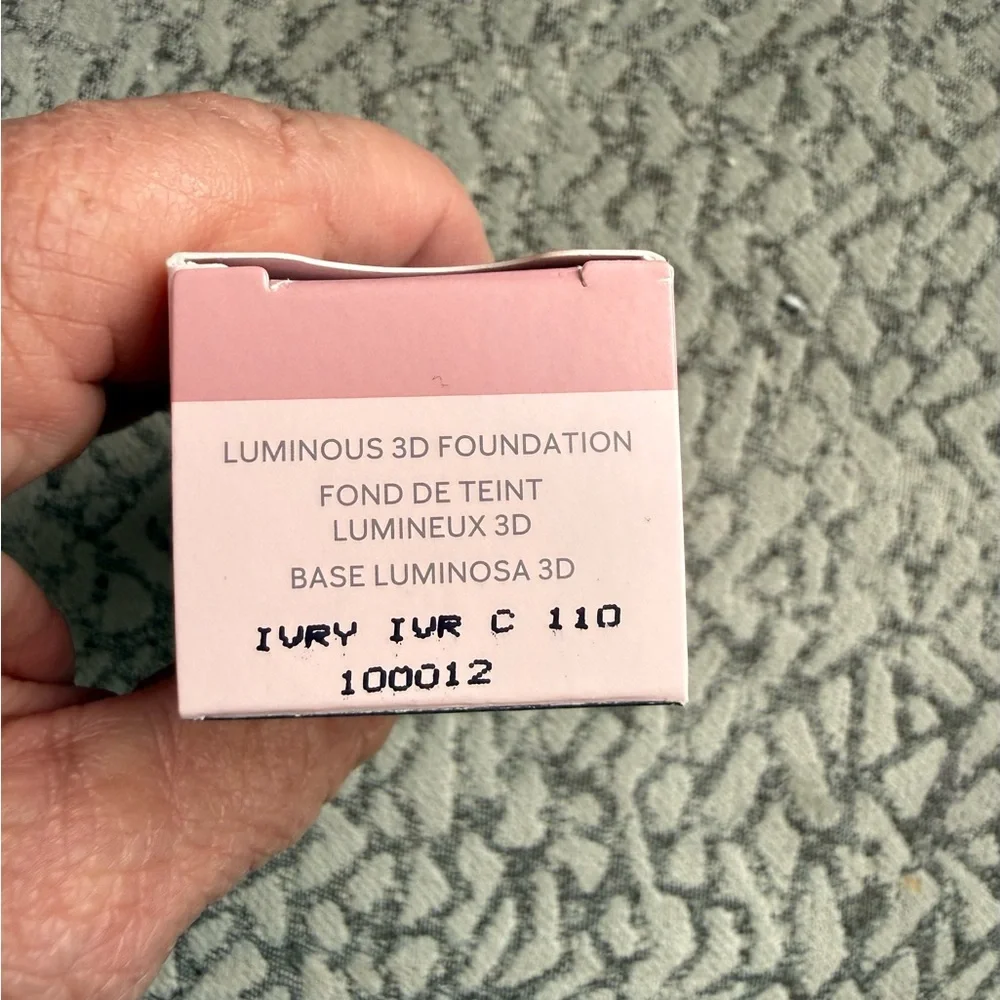 NIB Mary Kay TimeWise Luminous 3D Foundation - Ivory